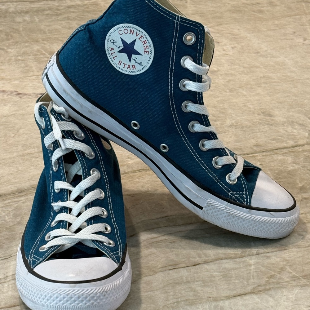 Converse Chuck Taylor Blue Hi Top (Small Flaw)